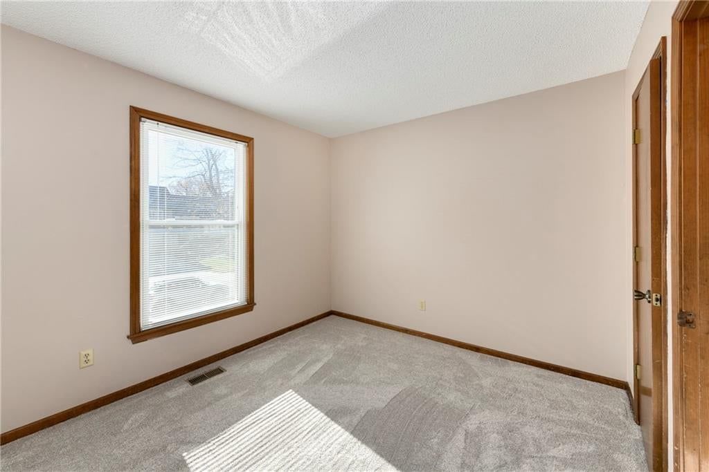 8806 W 118th Terrace — photo 23
