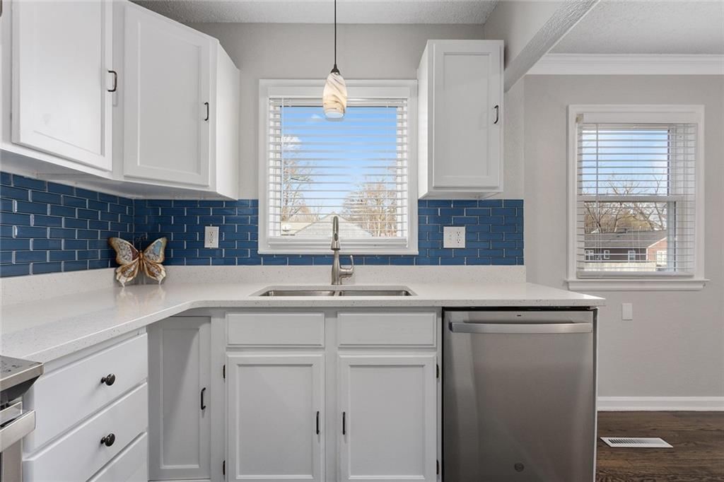 4815 W 56th Street — photo 10