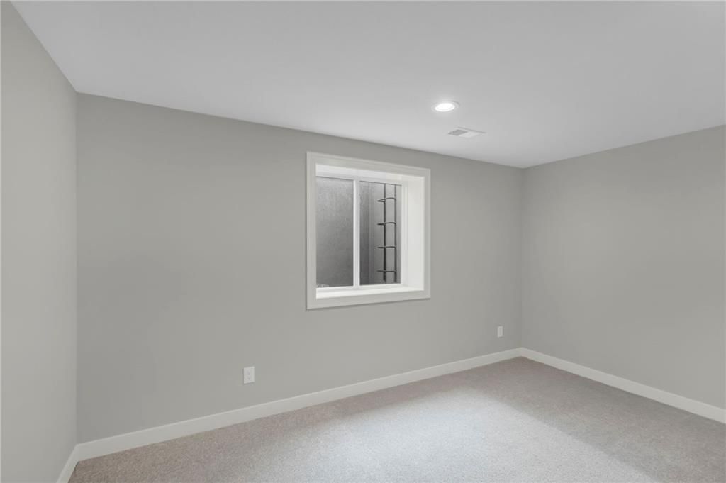 Photo 33 of 56 - 16879 S Cardinal Street