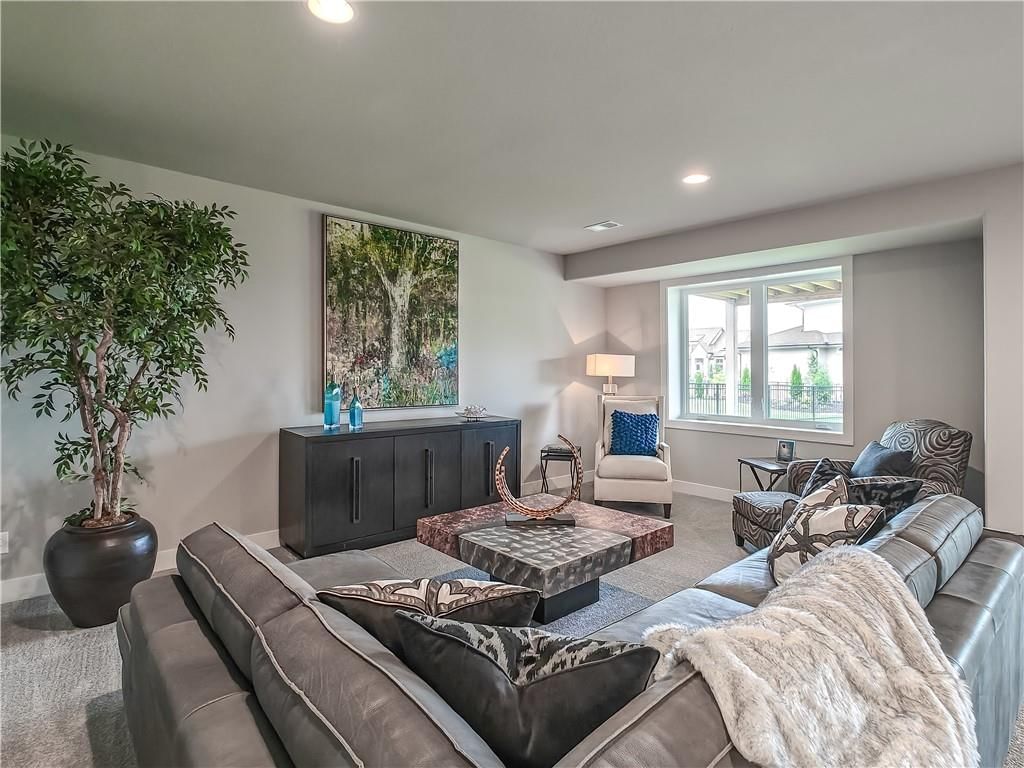 16724 Hayes Street — photo 32