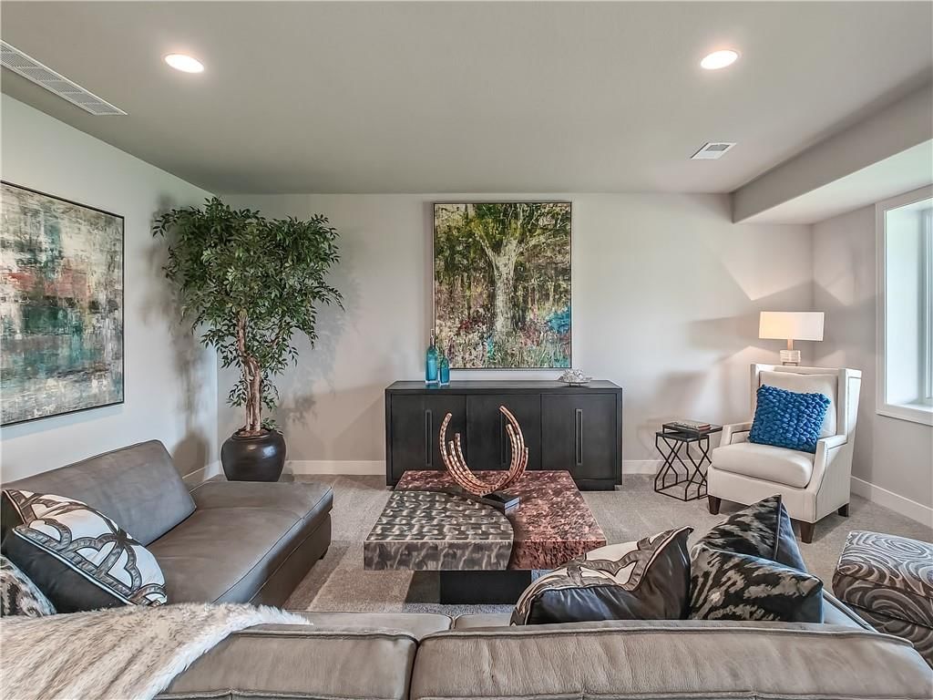 16724 Hayes Street — photo 33