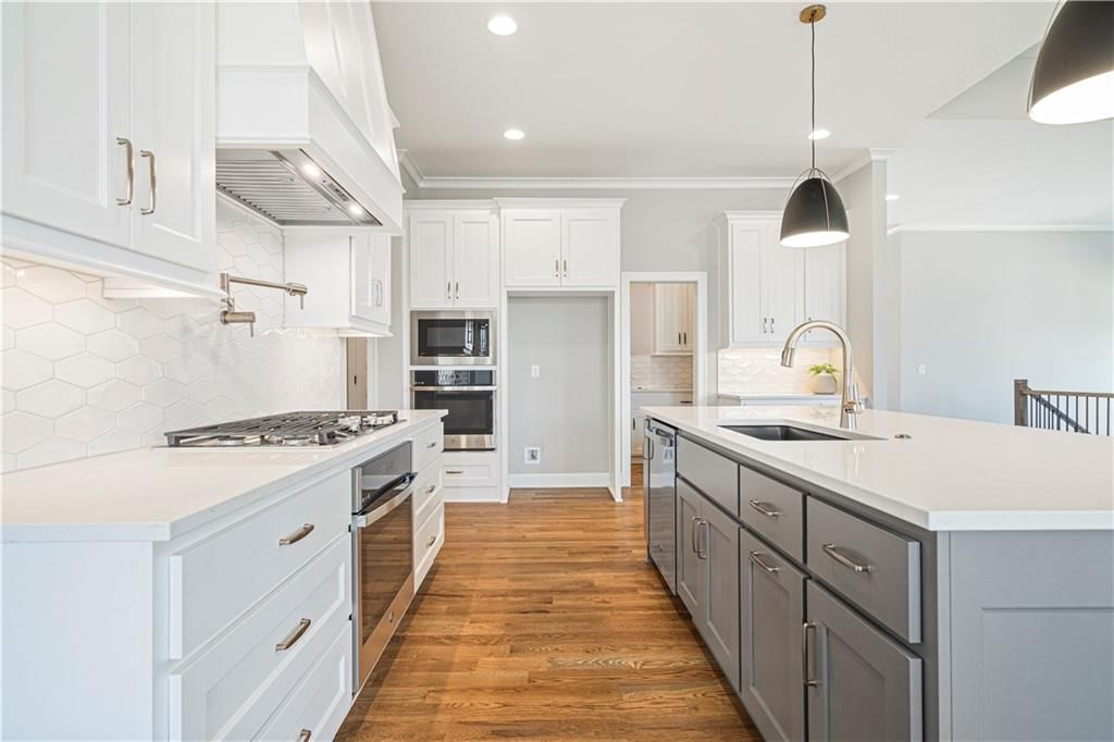 22018 W 114th Court — photo 23