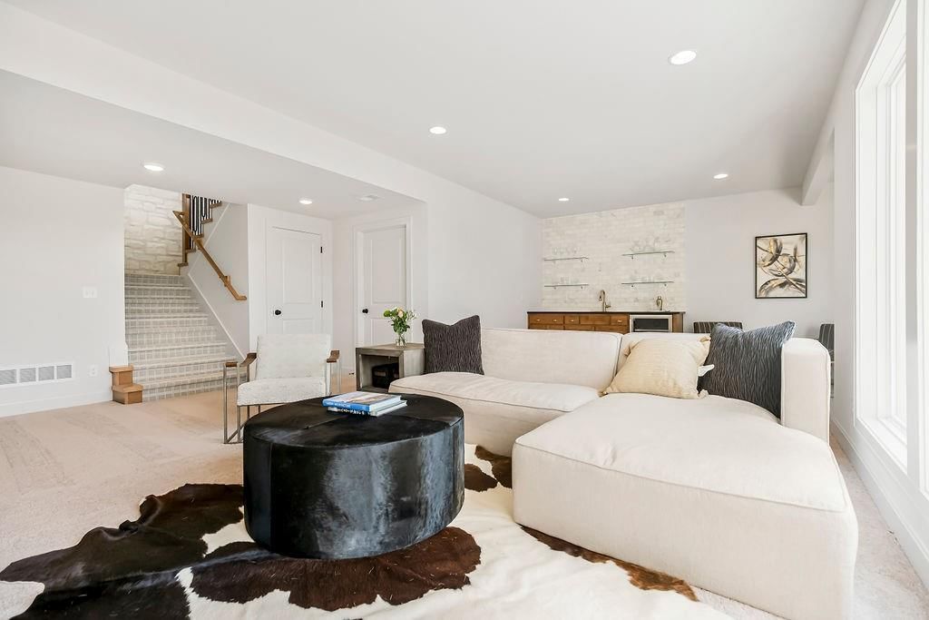 16735 S Hall Street — photo 35