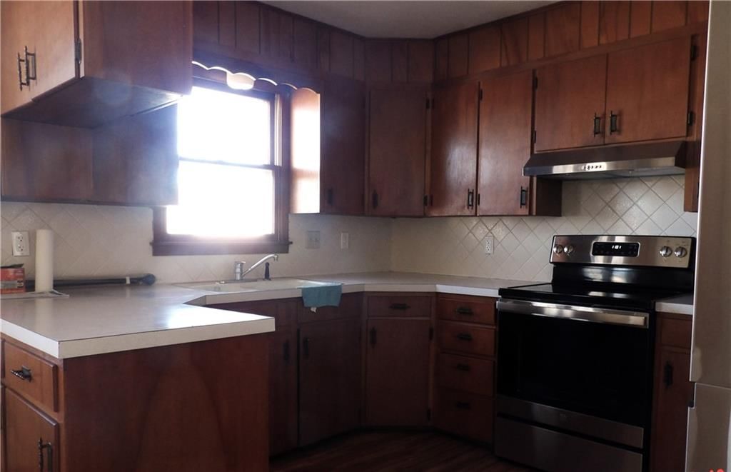 217 W Warren Avenue — photo 16