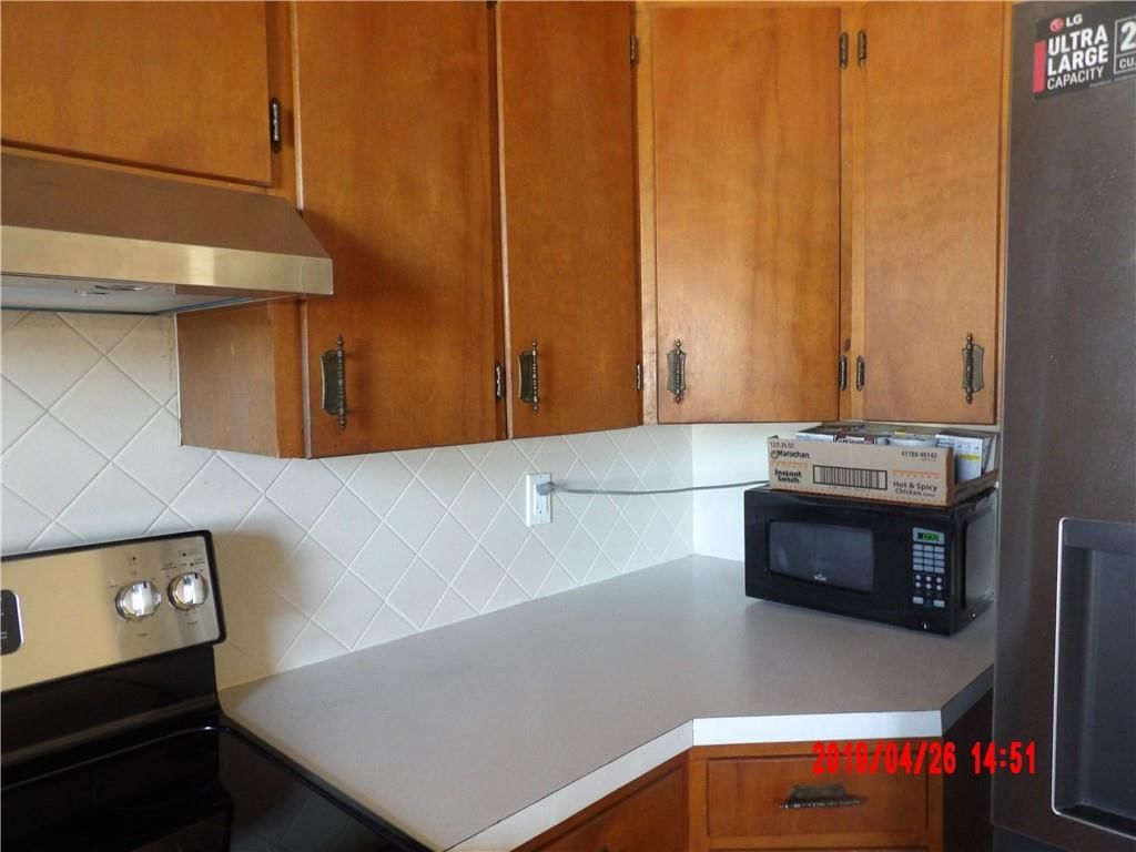 217 W Warren Avenue — photo 22