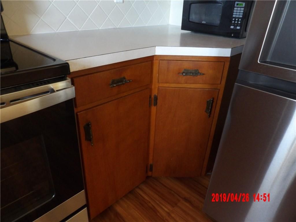 217 W Warren Avenue — photo 23