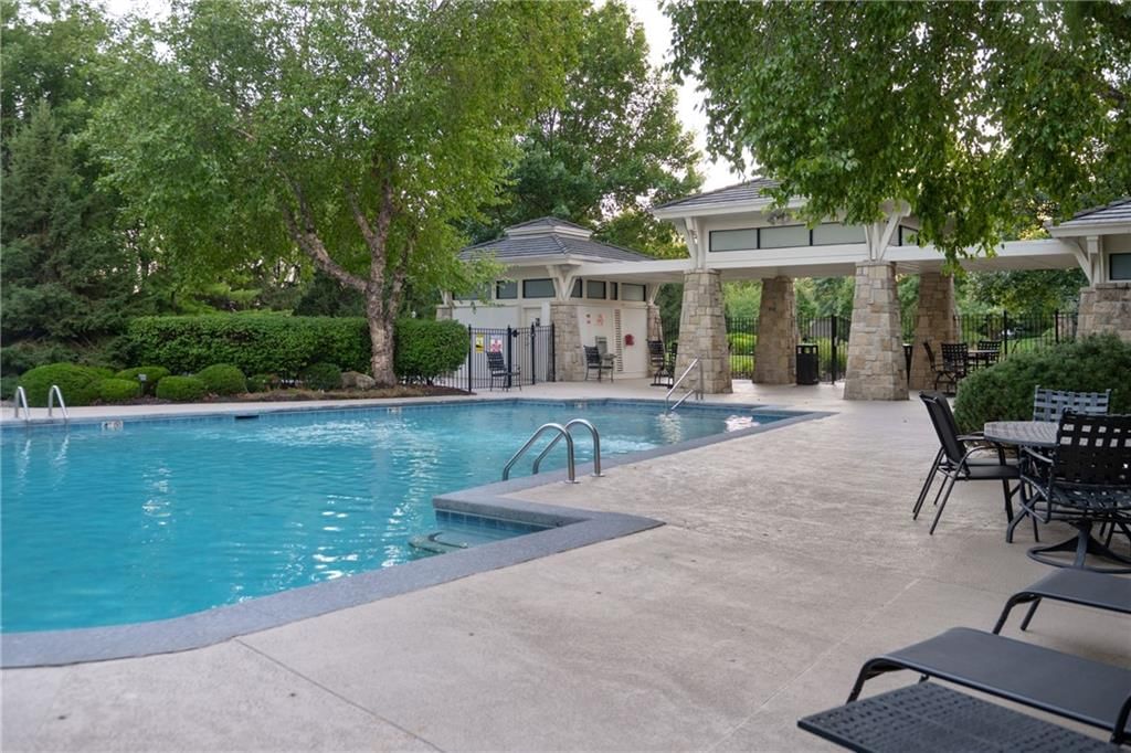 10511 W 140th Terrace — photo 5