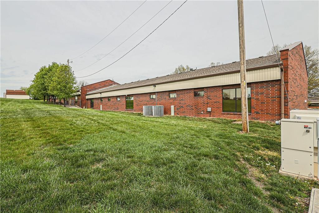 1900 NW Copper Oaks Circle — photo 26