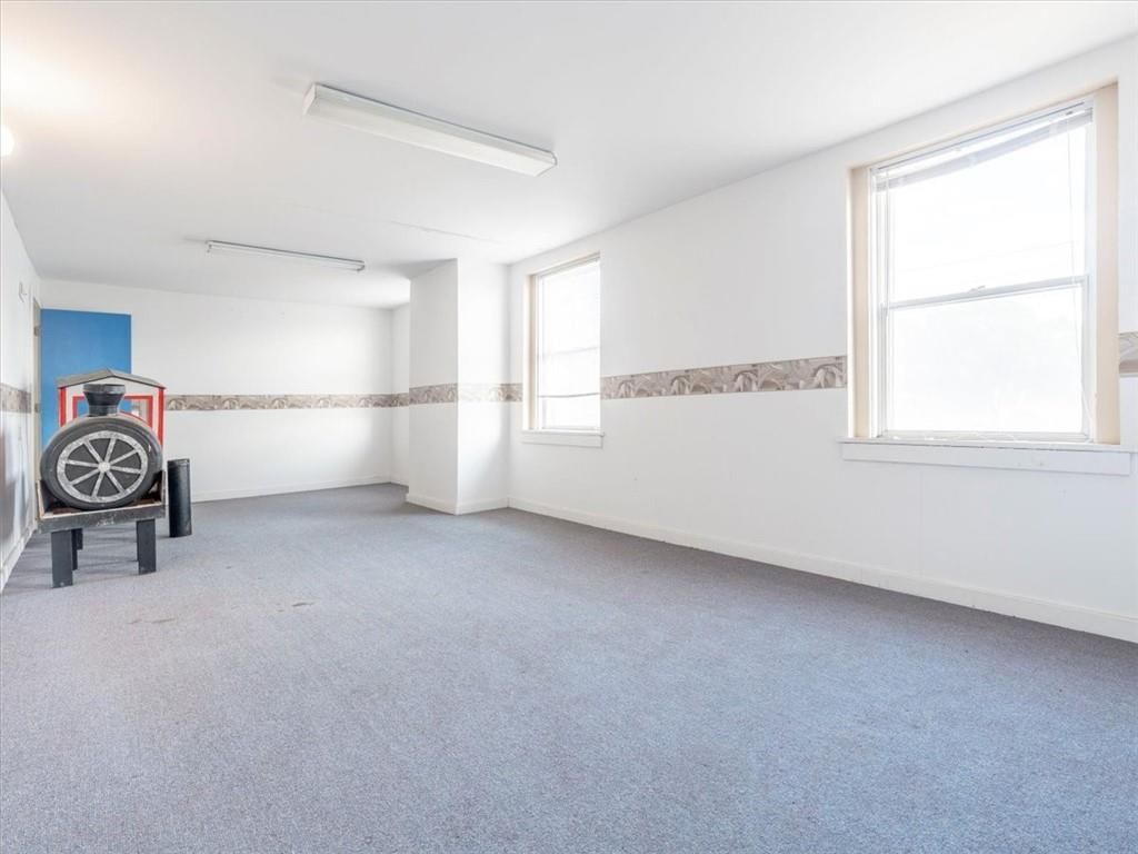 5708 King Hill Avenue — photo 52