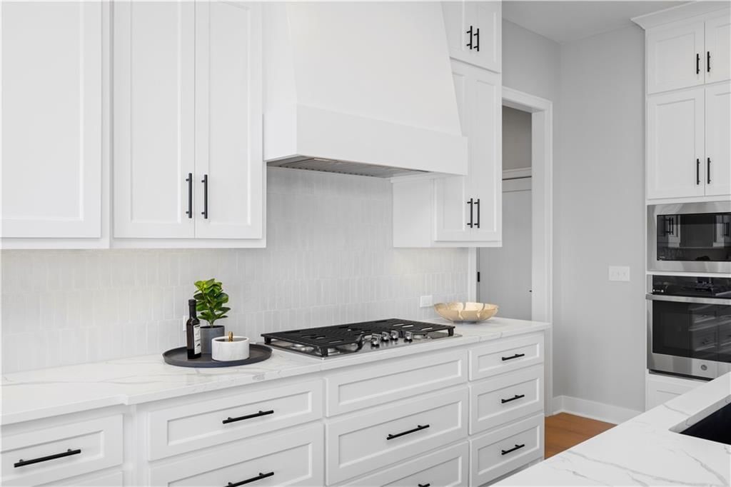 8025 Round Prairie Street — photo 10