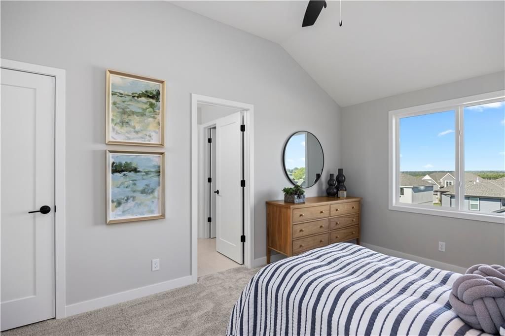 8025 Round Prairie Street — photo 35