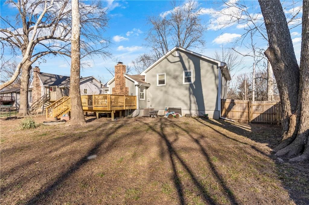 502 Hamblen Road — photo 3
