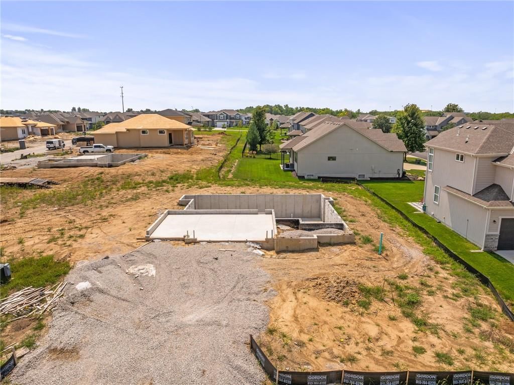 24213 W 91st Terrace — photo 1