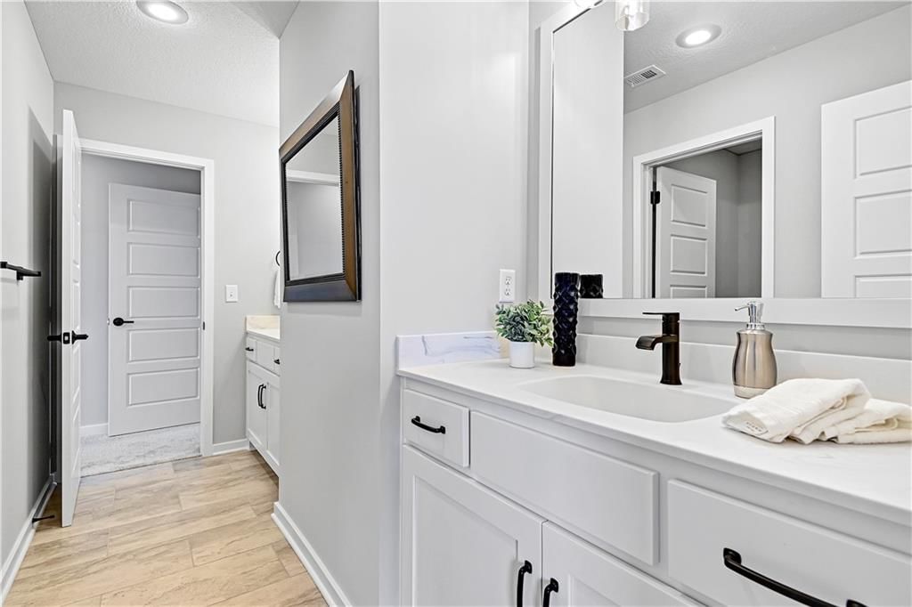 17421 Gillette Street — photo 34