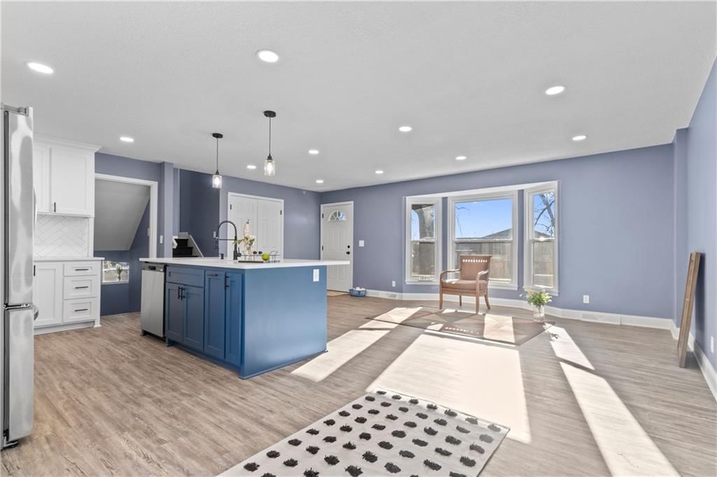 10801 wheeling Street — photo 9