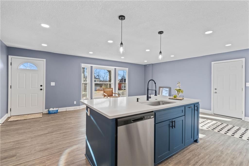 10801 wheeling Street — photo 18