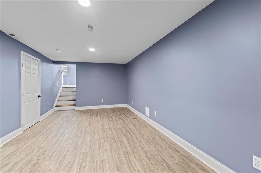 10801 wheeling Street — photo 34