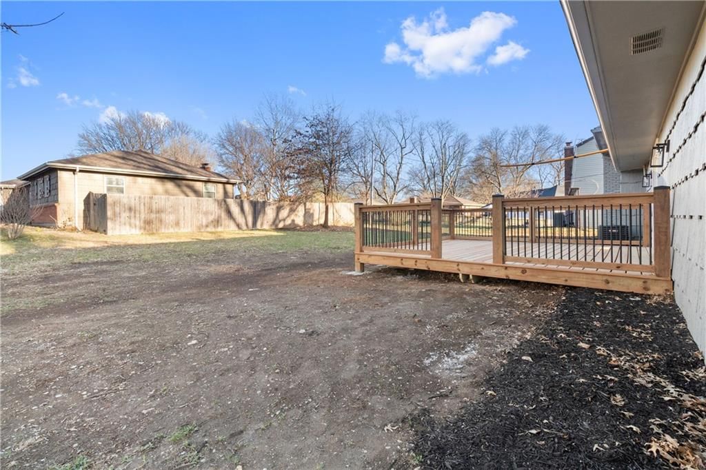 10801 wheeling Street — photo 41