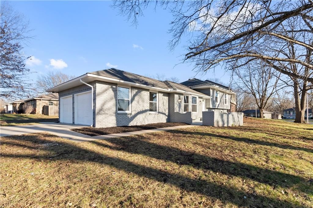 10801 wheeling Street — photo 42