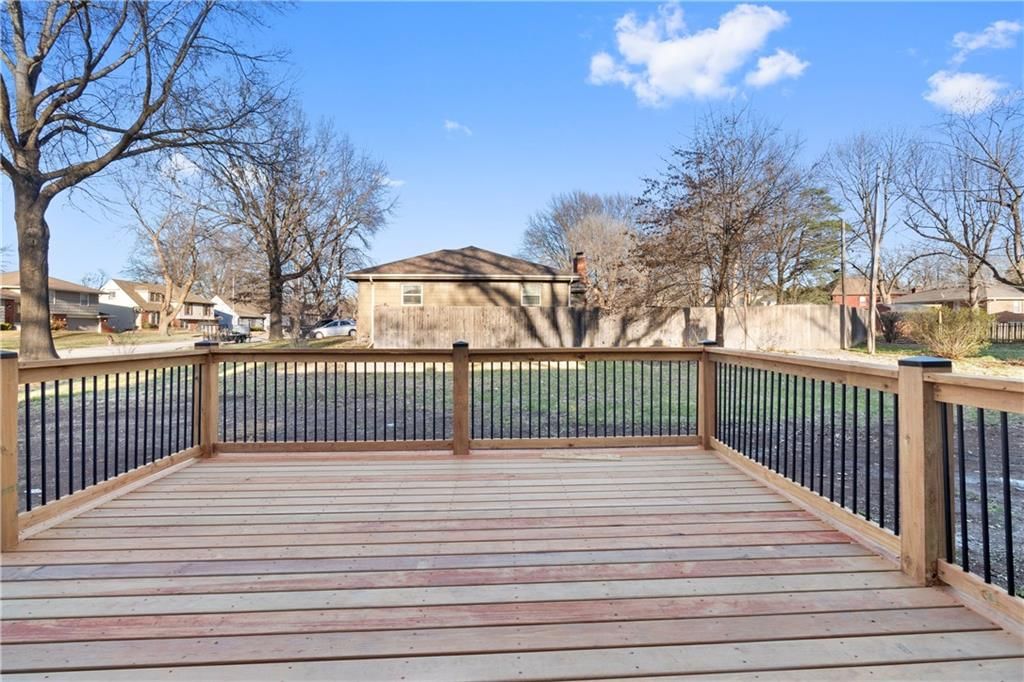 10801 wheeling Street — photo 43