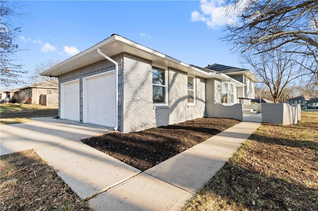 10801 wheeling Street — photo 46