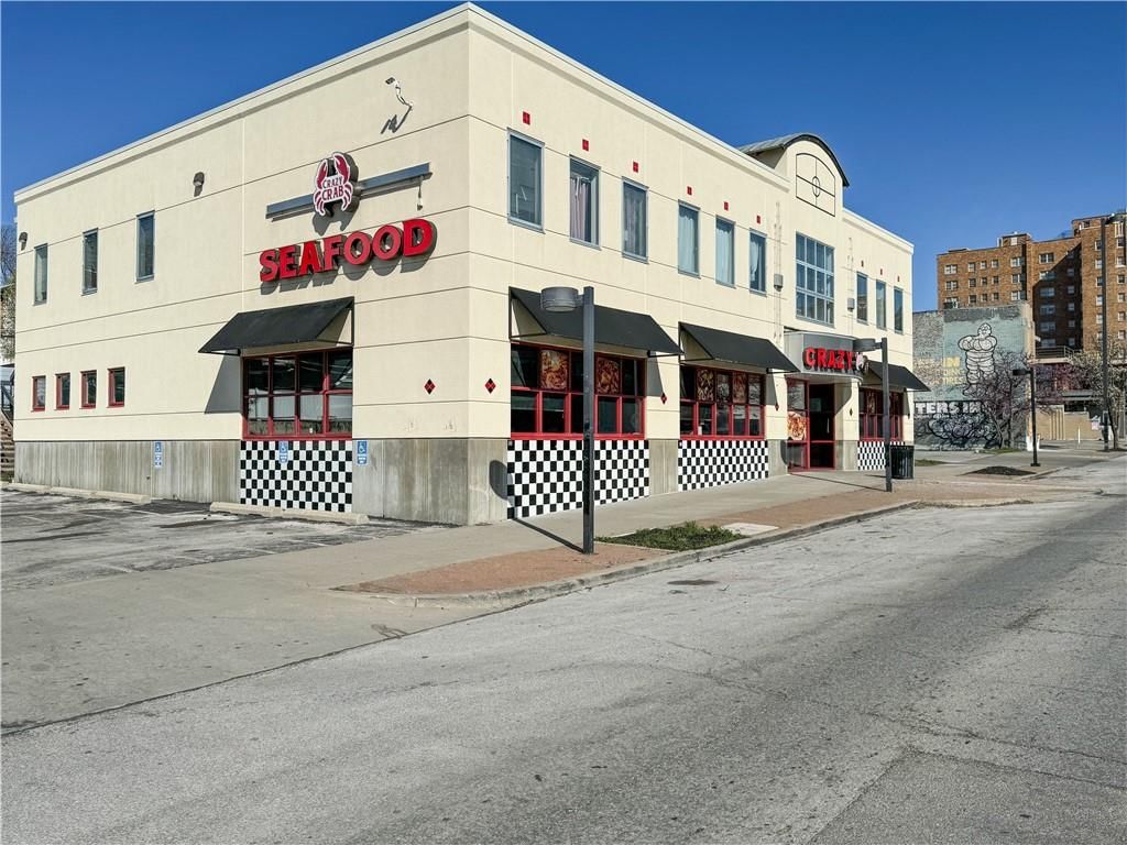 3756 Broadway Boulevard — photo 2