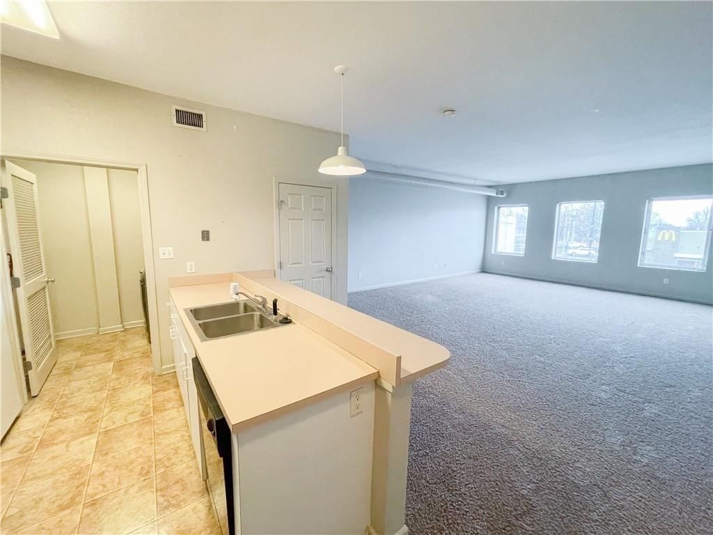 3756 Broadway Boulevard — photo 6