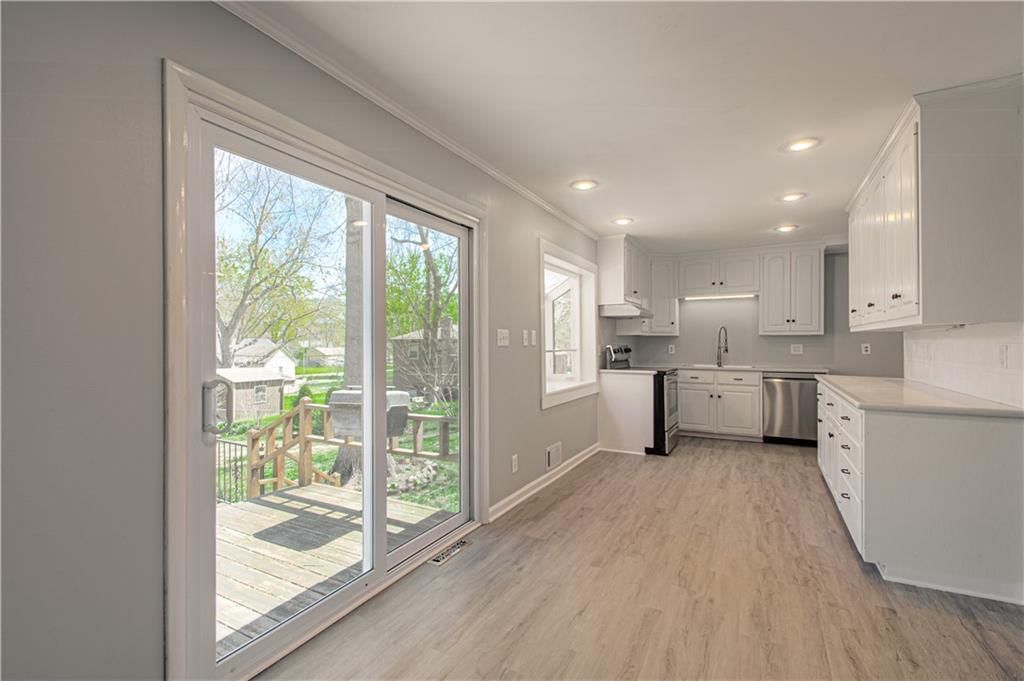 9633 Hayes Street — photo 8