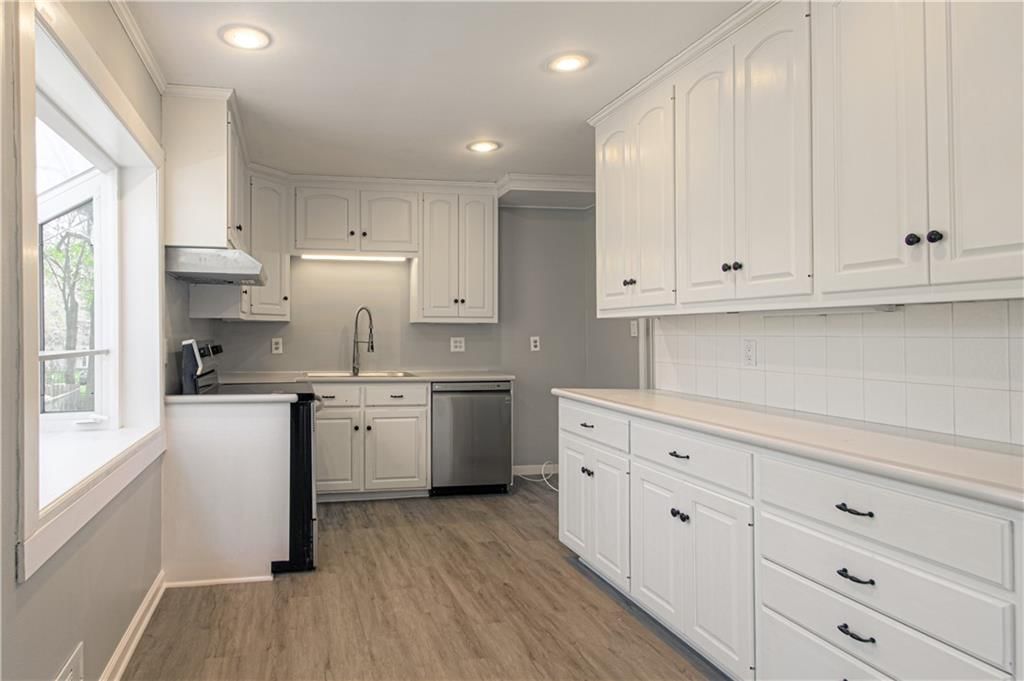 9633 Hayes Street — photo 10