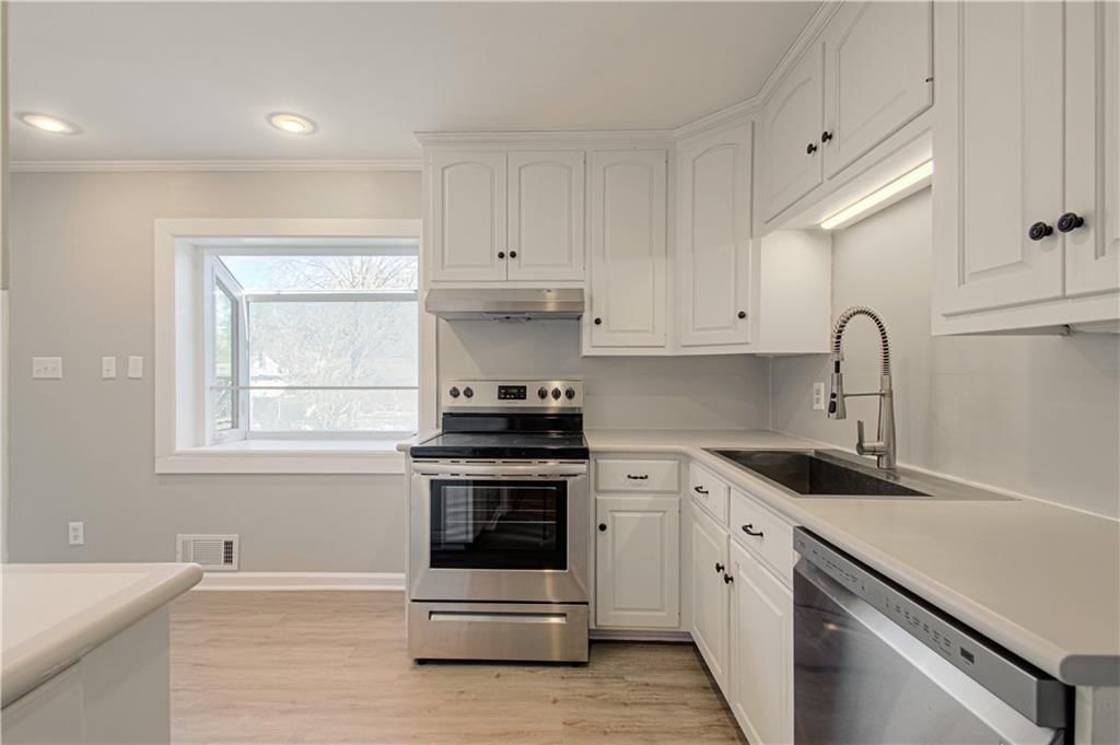 9633 Hayes Street — photo 11