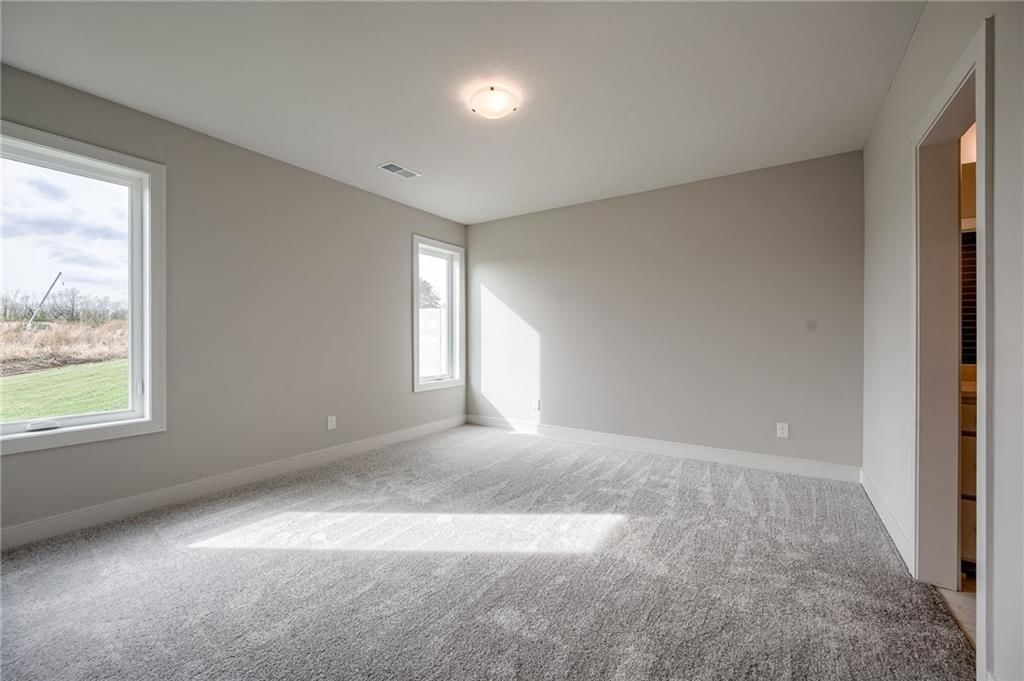 9187 N Chestnut Avenue — photo 23
