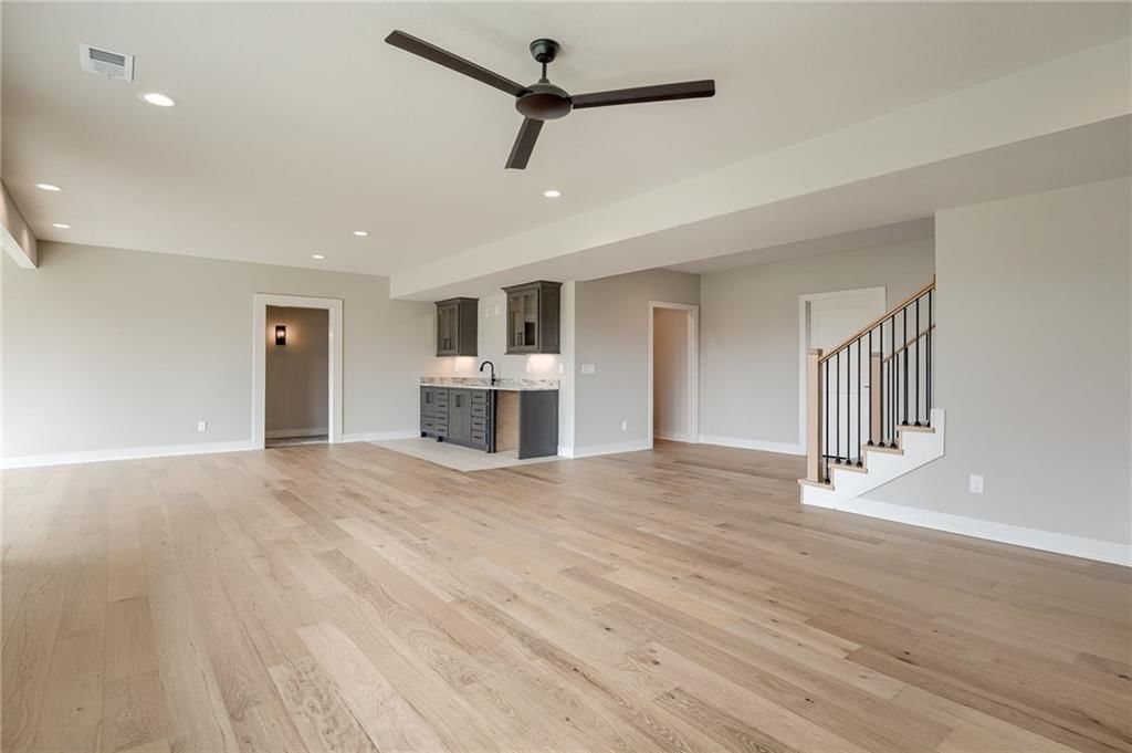 9187 N Chestnut Avenue — photo 28