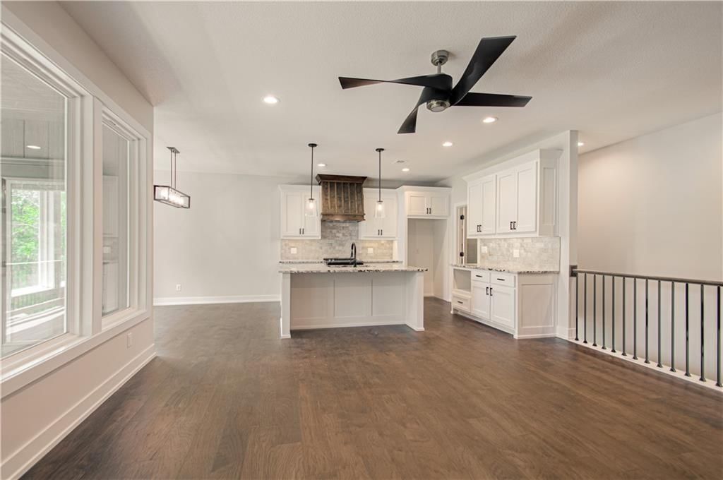 Photo 5 of 43 - 16615 NW 124th Street