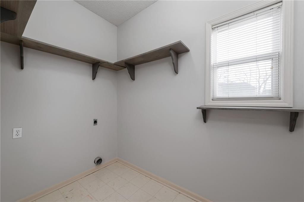 4734 Noble Street — photo 12