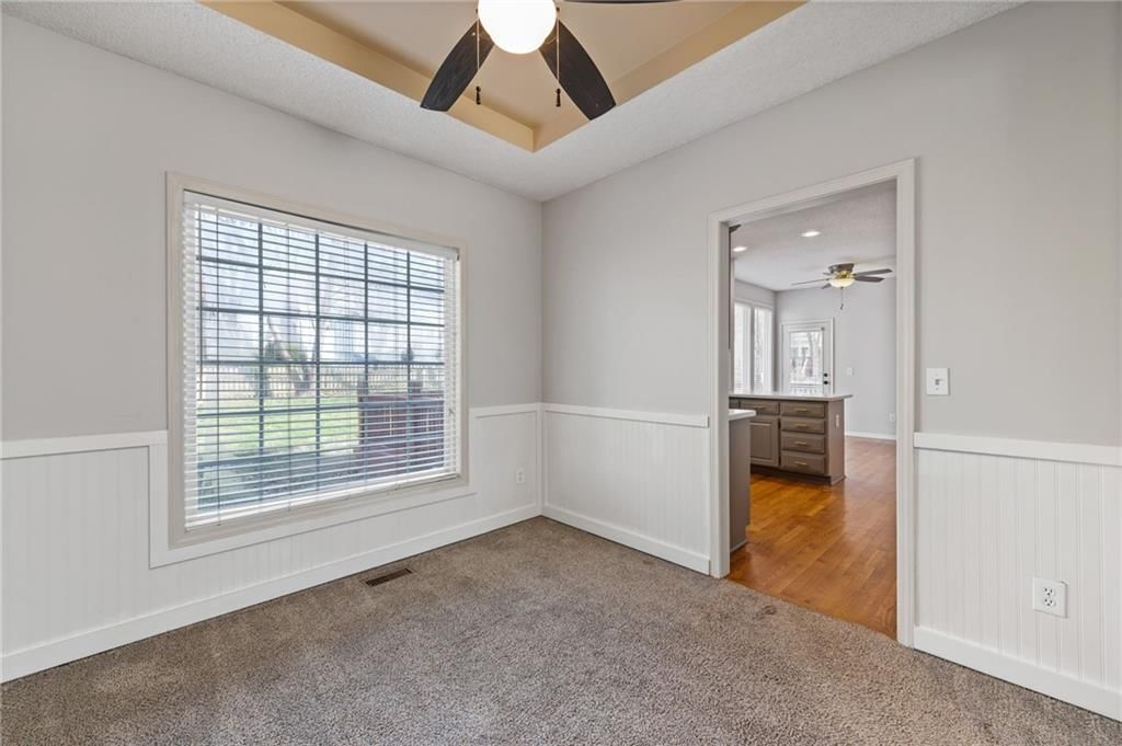 4734 Noble Street — photo 17