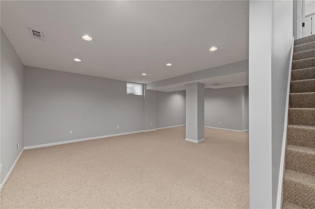 4734 Noble Street — photo 31