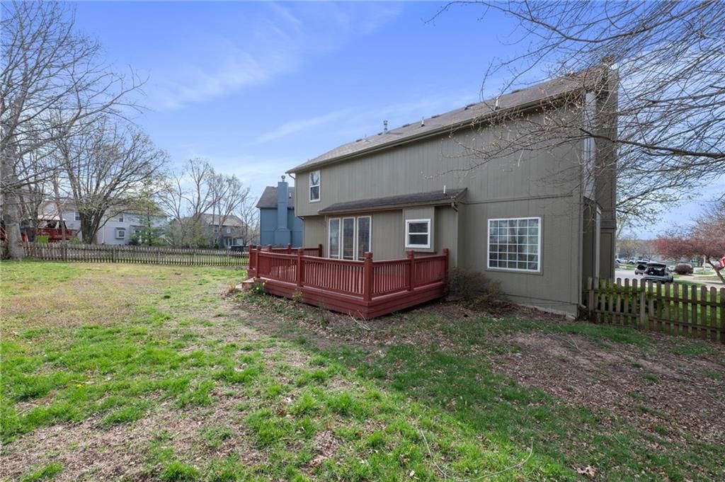 4734 Noble Street — photo 36
