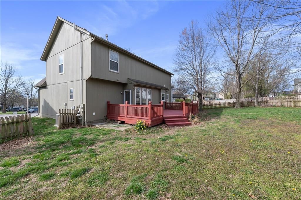 4734 Noble Street — photo 38