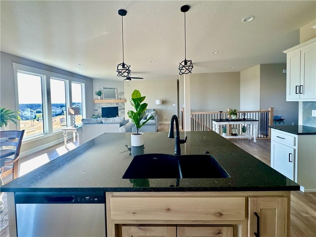 12915 N Champanel Way — photo 2