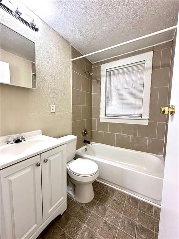 2712 E 26th Street — photo 6