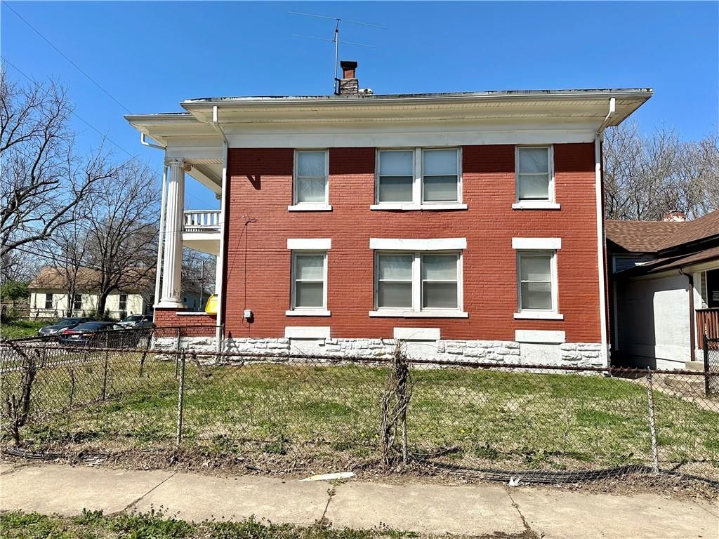 2712 E 26th Street — photo 10