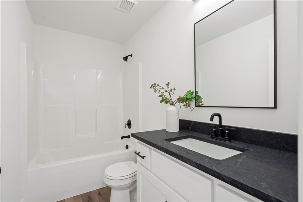 12156 N Tracy Avenue — photo 15