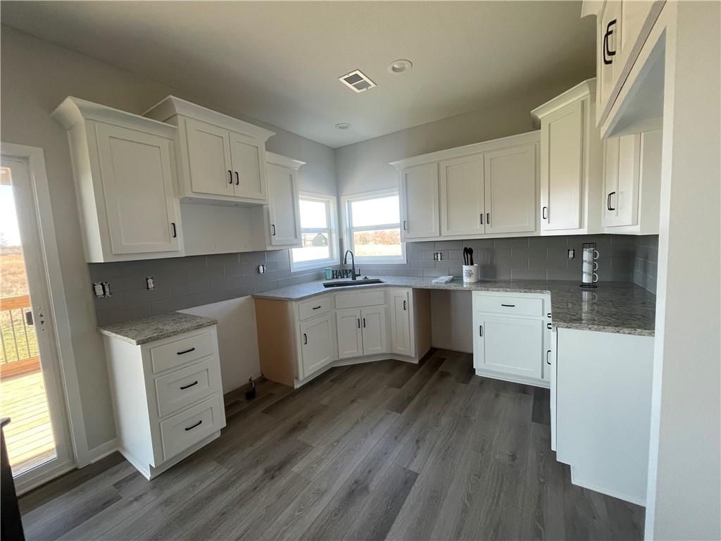 2106 SE Oak Ridge Drive — photo 11