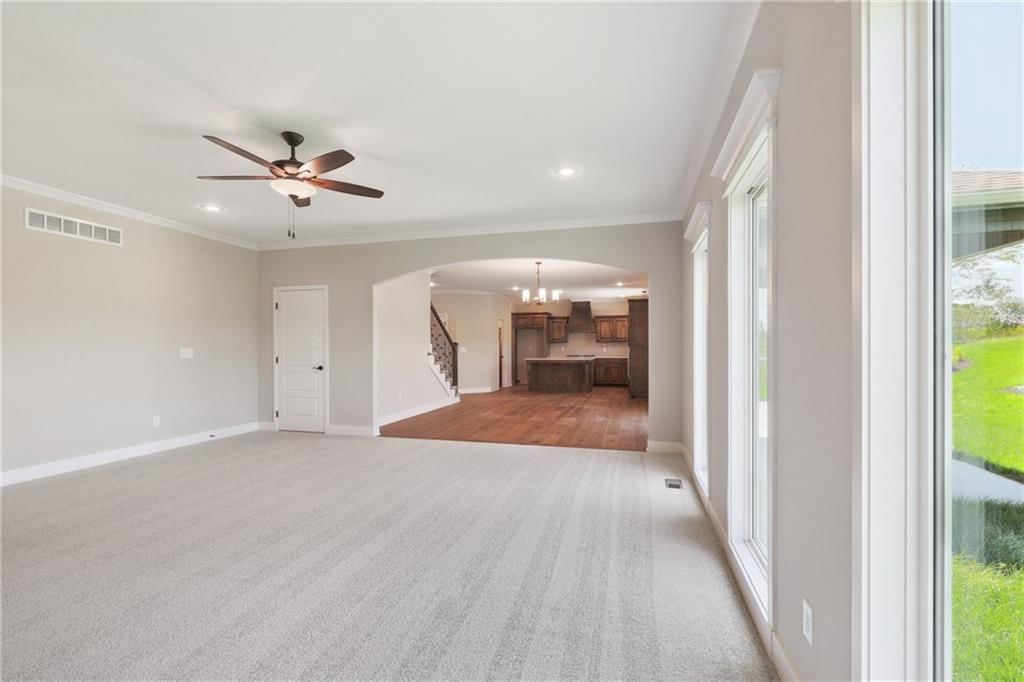 10318 N Winchester Avenue — photo 9