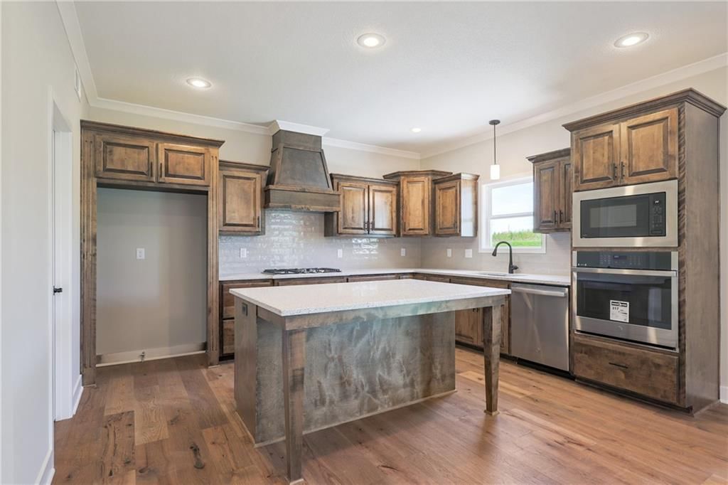 10318 N Winchester Avenue — photo 11