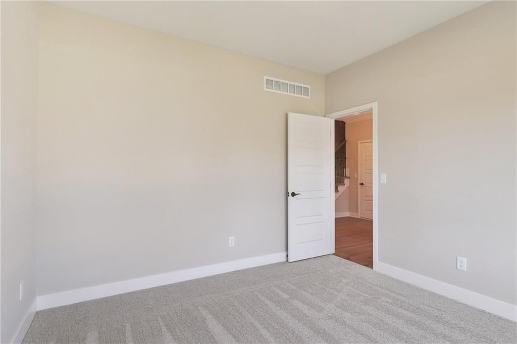 10318 N Winchester Avenue — photo 15