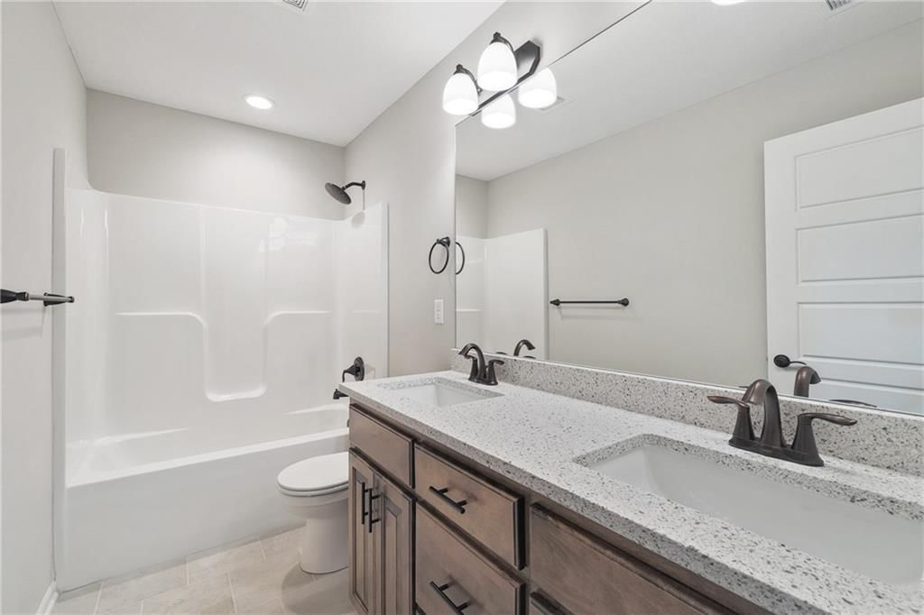 10318 N Winchester Avenue — photo 32