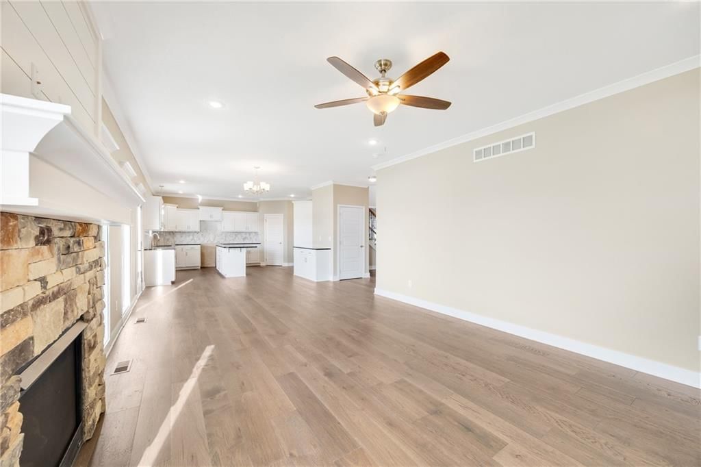 10302 N Winchester Avenue — photo 5