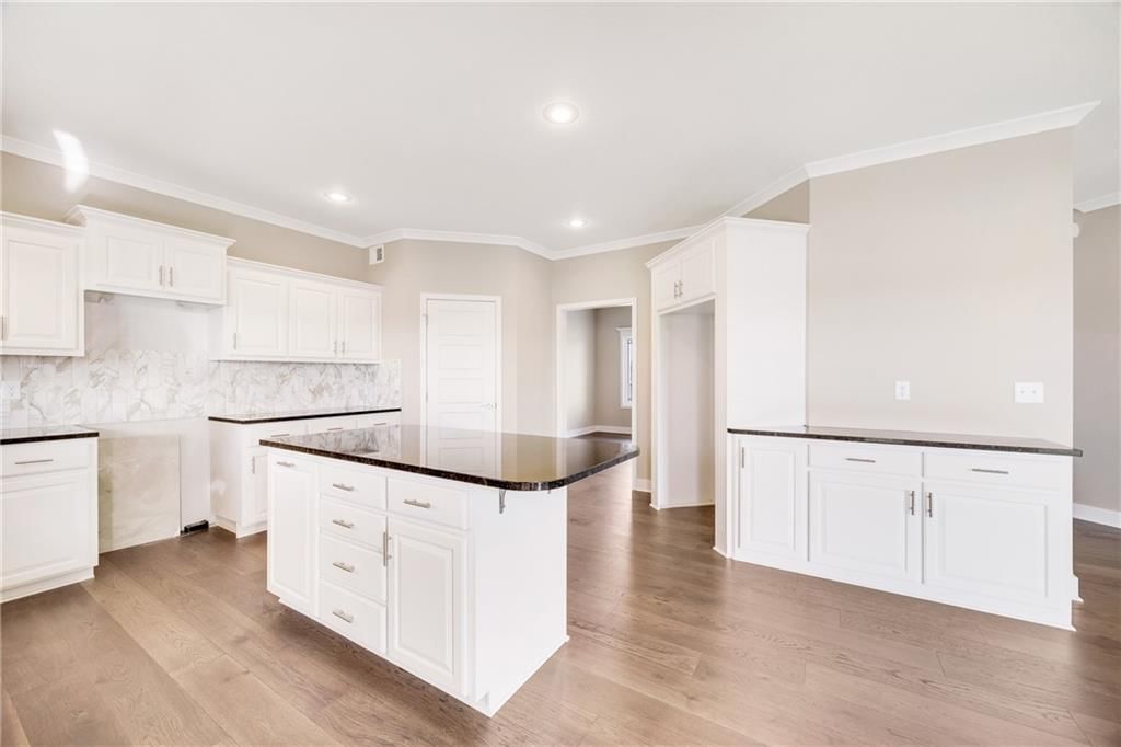 10302 N Winchester Avenue — photo 9