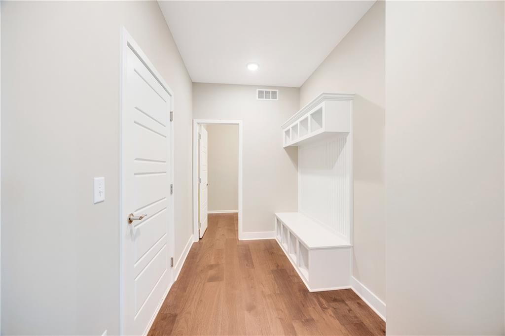 10302 N Winchester Avenue — photo 11